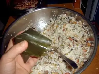 Make Qingxiangnuo rice dumplings step 10