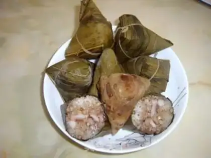 Make Qingxiangnuo rice dumplings step 13