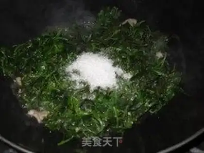 Make Fried pork slices with chrysanthemum head step 4