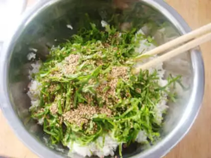 Make Little rice balls with spinach sauce step 2