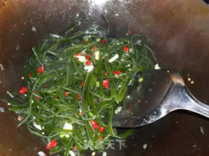 Make Spicy shredded seaweed step 5