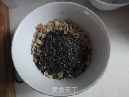 Make Shrimp meat, walnut and sesame cake step 10