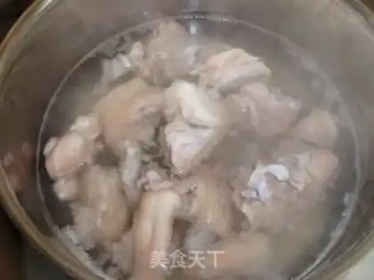 Make braised pork trotters step 0