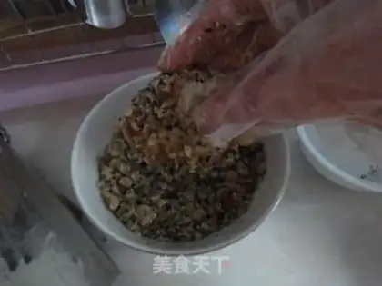 Make Shrimp meat, walnut and sesame cake step 14