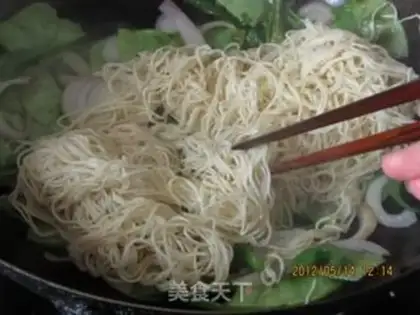 Make braised noodles with lentils step 7