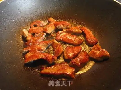 Make stir-fried pumpkin with pork neck with perilla step 1