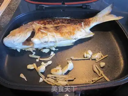 Make Pan-fried fish from Jiucenta step 3