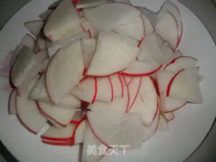 Make Stir fried pork slices with radish step 0