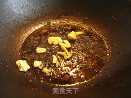 Make stir-fried pumpkin with pork neck with perilla step 4