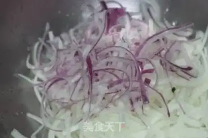 Make Cold two-color onions step 1