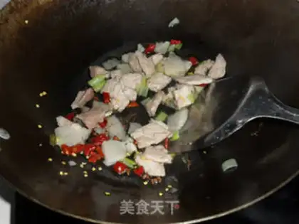 Make Stir fried pork slices with radish step 4
