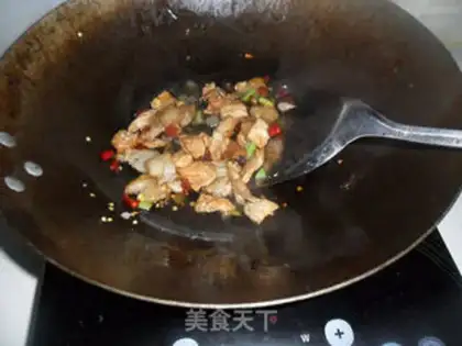 Make Stir fried pork slices with radish step 5