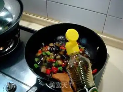 Make Dry stir-fried diced eggplant step 7