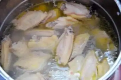 Make fried potato wings in soy sauce step 0