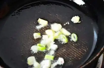 Make fried potato wings in soy sauce step 3