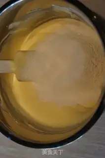 Make cake roll step 19