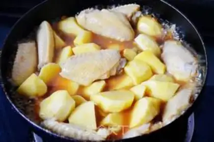 Make fried potato wings in soy sauce step 5
