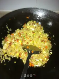 Make Fried rice with chicken sausage and salty egg step 5