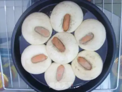 Make Basil crispy sausage bread step 14