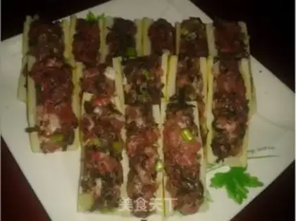 Make Small bamboo shoots manage winter vegetable meat step 4