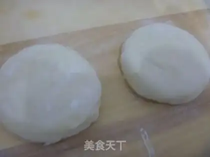 Make Multi-layer chopped green onion pancakes step 2