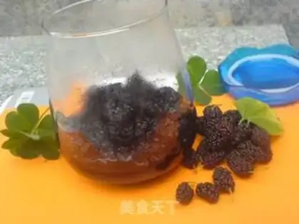 Make Homemade mulberry paste step 1
