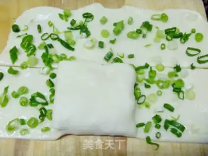 Make Multi-layer chopped green onion pancakes step 6