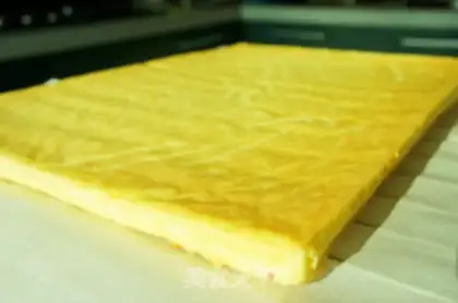 Make cake roll step 33