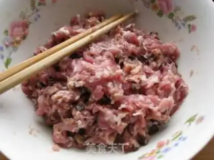 Make Cabbage casserole meatballs step 1