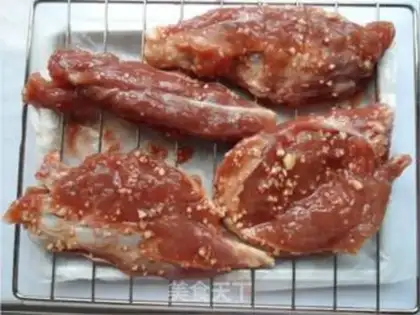 Make Barbecue pork with honey sauce step 4