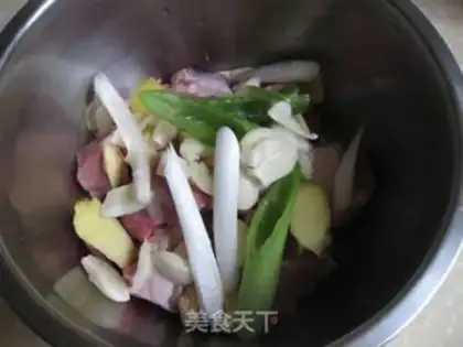 Make Raw fried pork ribs step 1