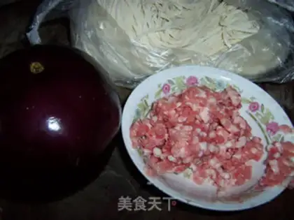 Make Garlic noodles with diced pork step 0