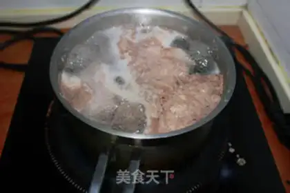 Make Stewed beef ribs with apple and wine step 1