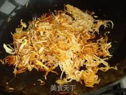 Make Dry stir-fried golden shredded potatoes step 5