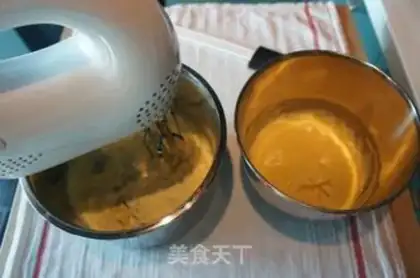Make cake roll step 50