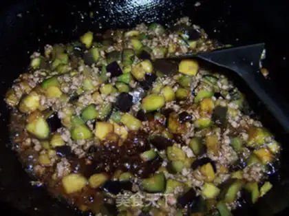 Make Garlic noodles with diced pork step 7