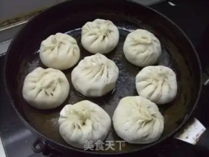 Make Pan-fried buns with pork and cabbage step 12