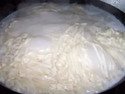 Make Garlic noodles with diced pork step 10
