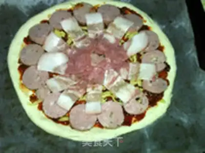 Make Pizza with ham, bacon and vegetables step 20