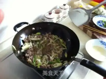 Make lamb with fried green onions step 6