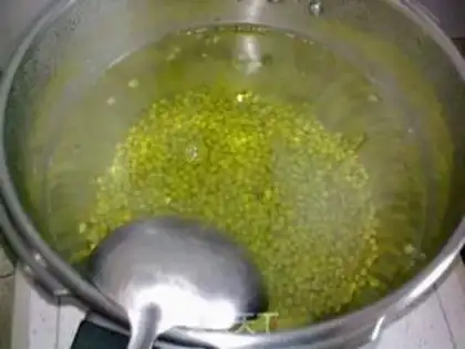 Make Mung bean macaroni syrup step 3