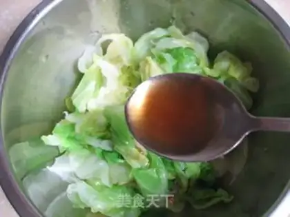 Make Stir green cabbage with stir-fried vegetables step 2
