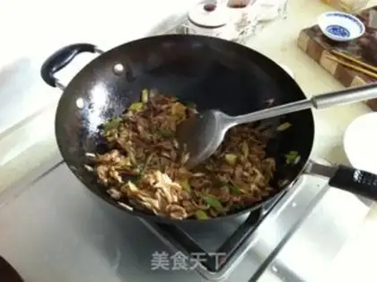Make lamb with fried green onions step 7