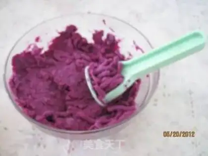 Make Mango and purple potato balls step 1