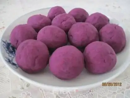 Make Mango and purple potato balls step 4