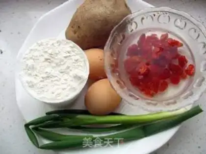 Make shredded potato egg cake step 0