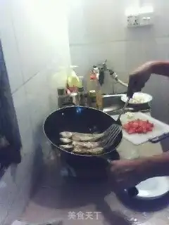 Make Roasted red shirt fish in soy sauce step 1