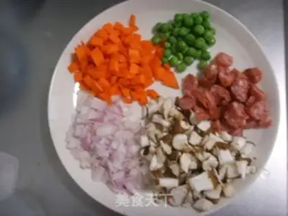 Make Pumpkin sausage braised rice step 1