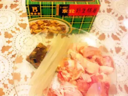 Make Chicken stewed hazel mushroom step 0