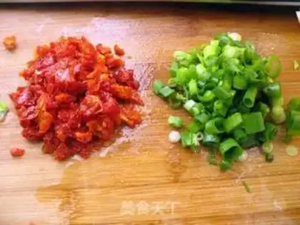 Make shredded potato egg cake step 2
